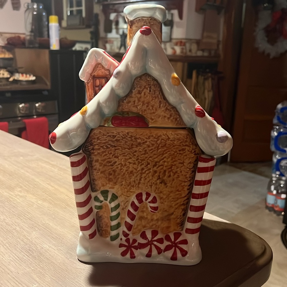 Christmas House Cookie Jar - Picture 3 of 7